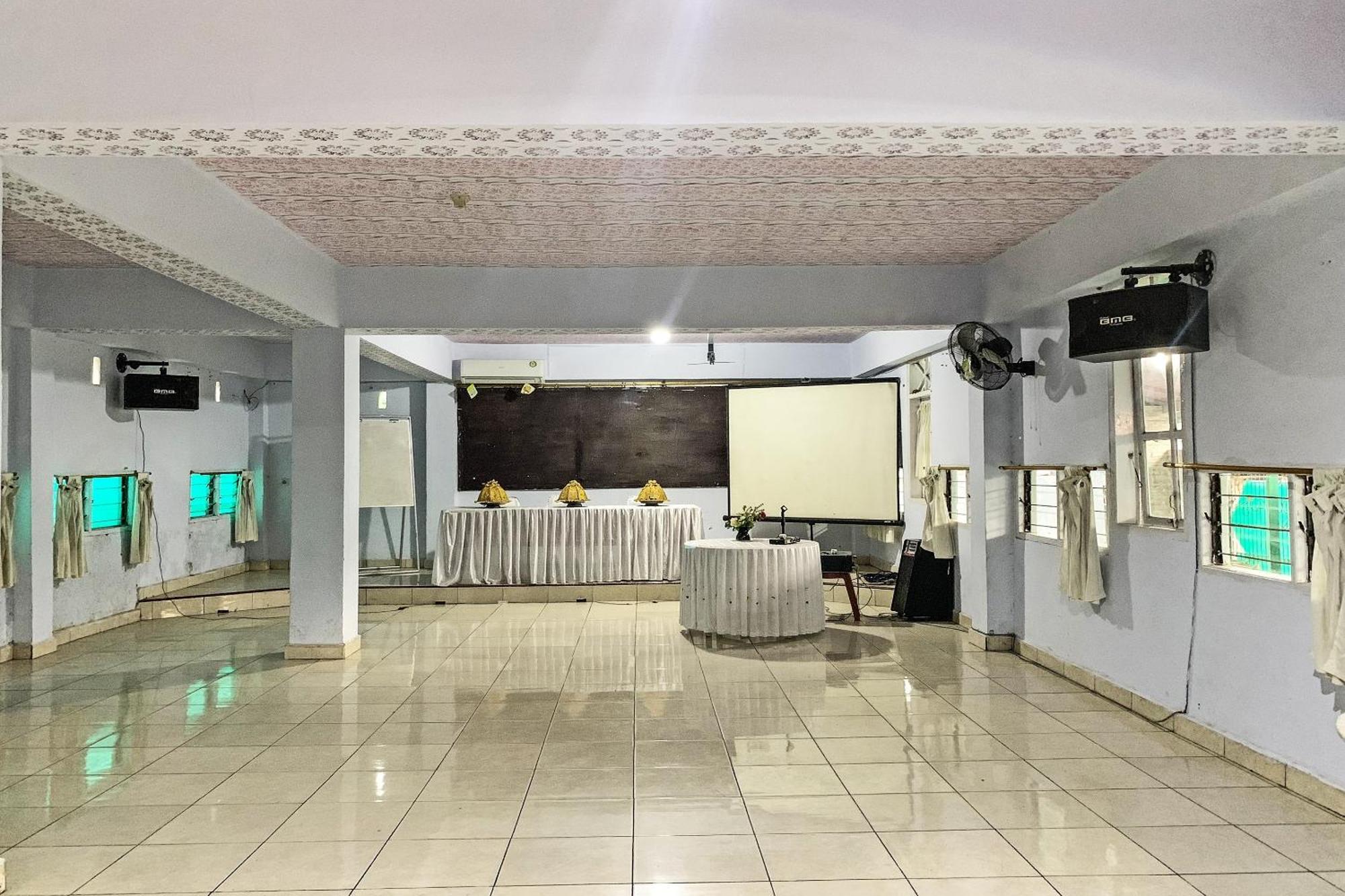 Oyo 91757 Surya Hotelneartaman Anggrek Pkk Watansoppeng Lalabata Экстерьер фото