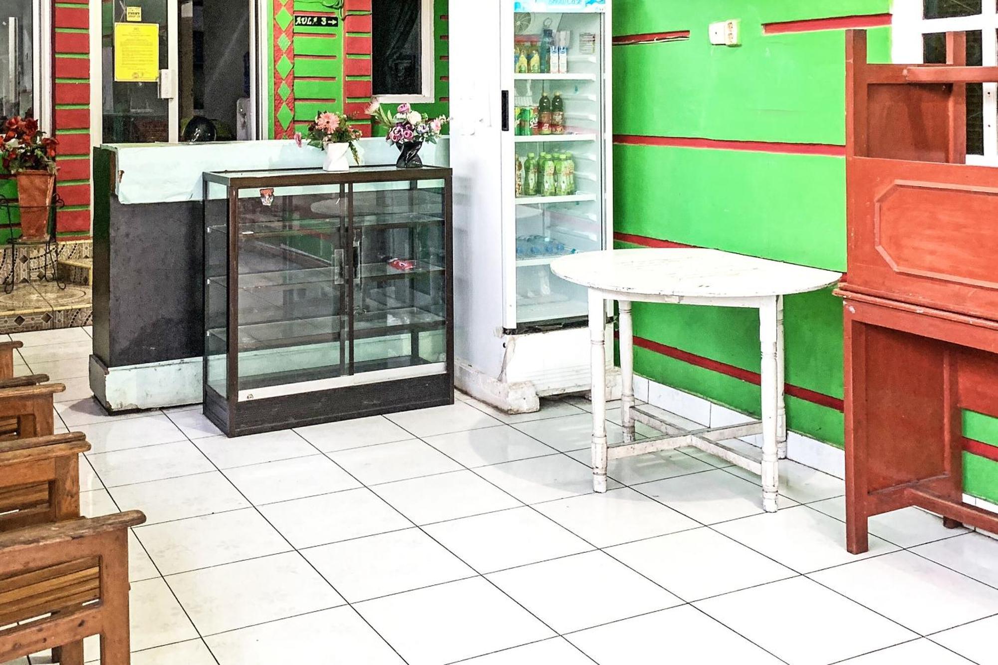 Oyo 91757 Surya Hotelneartaman Anggrek Pkk Watansoppeng Lalabata Экстерьер фото